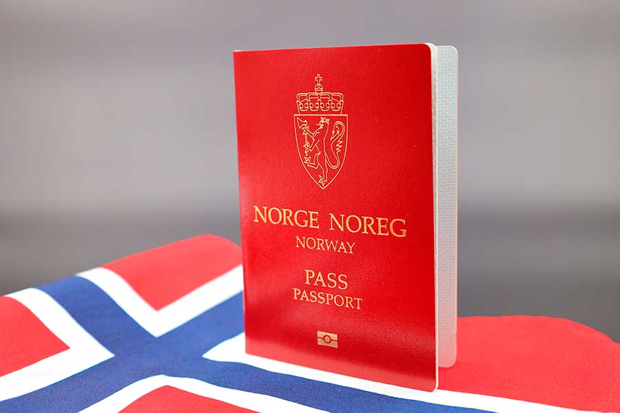 Паспорт Норвегии, гражданство которой можно получить