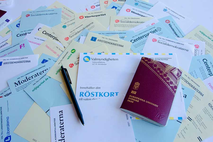 Паспорт Швеции, гражданство которой могут получить россияне, украинцы и белорусы