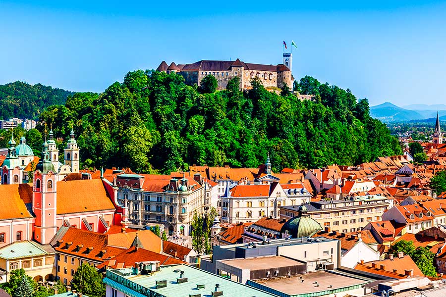Любляна, столица Словении, куда можно переехать из стран СНГ