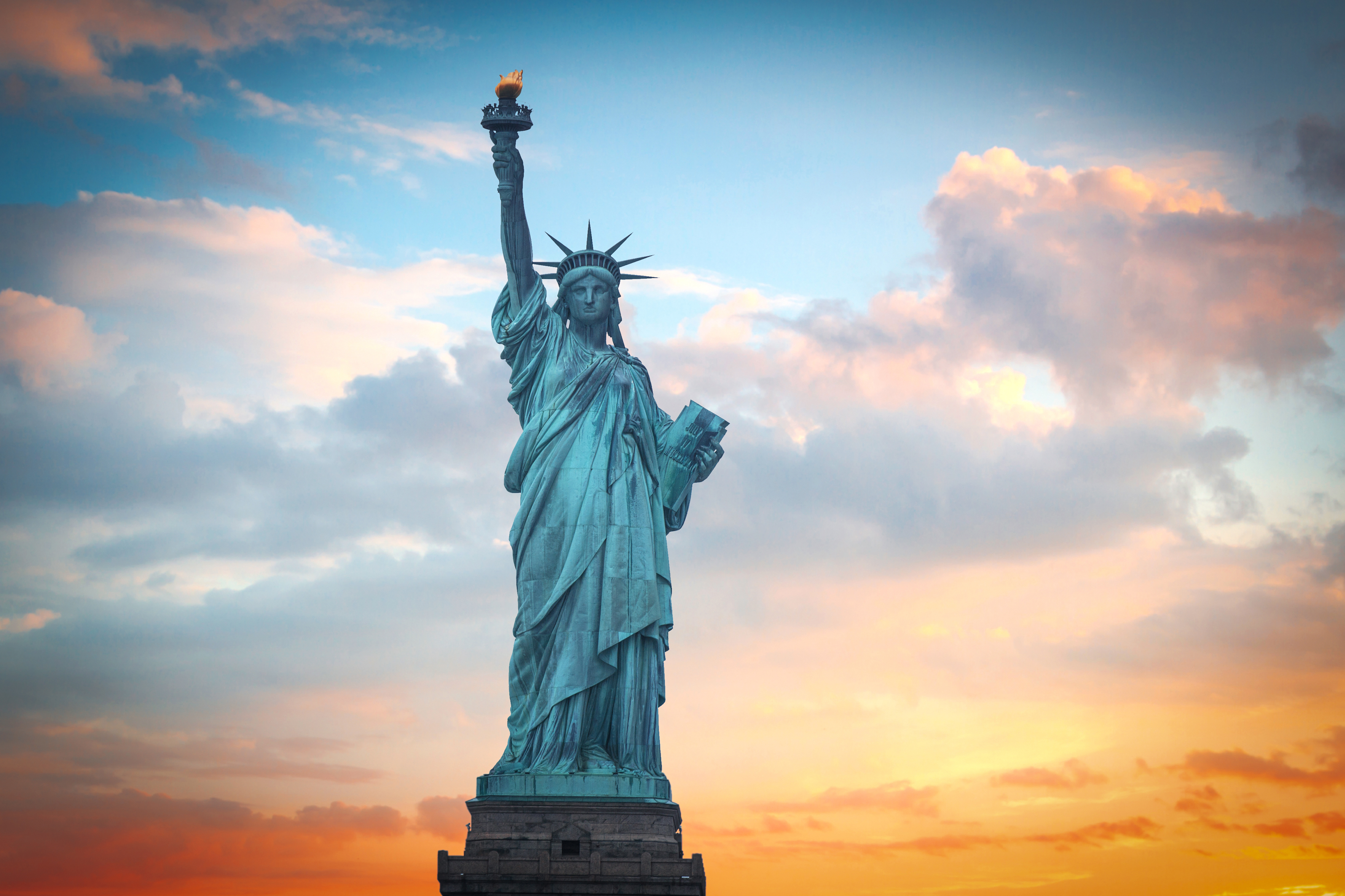 Статуя свободы в США, куда на ПМЖ можно переехать из России