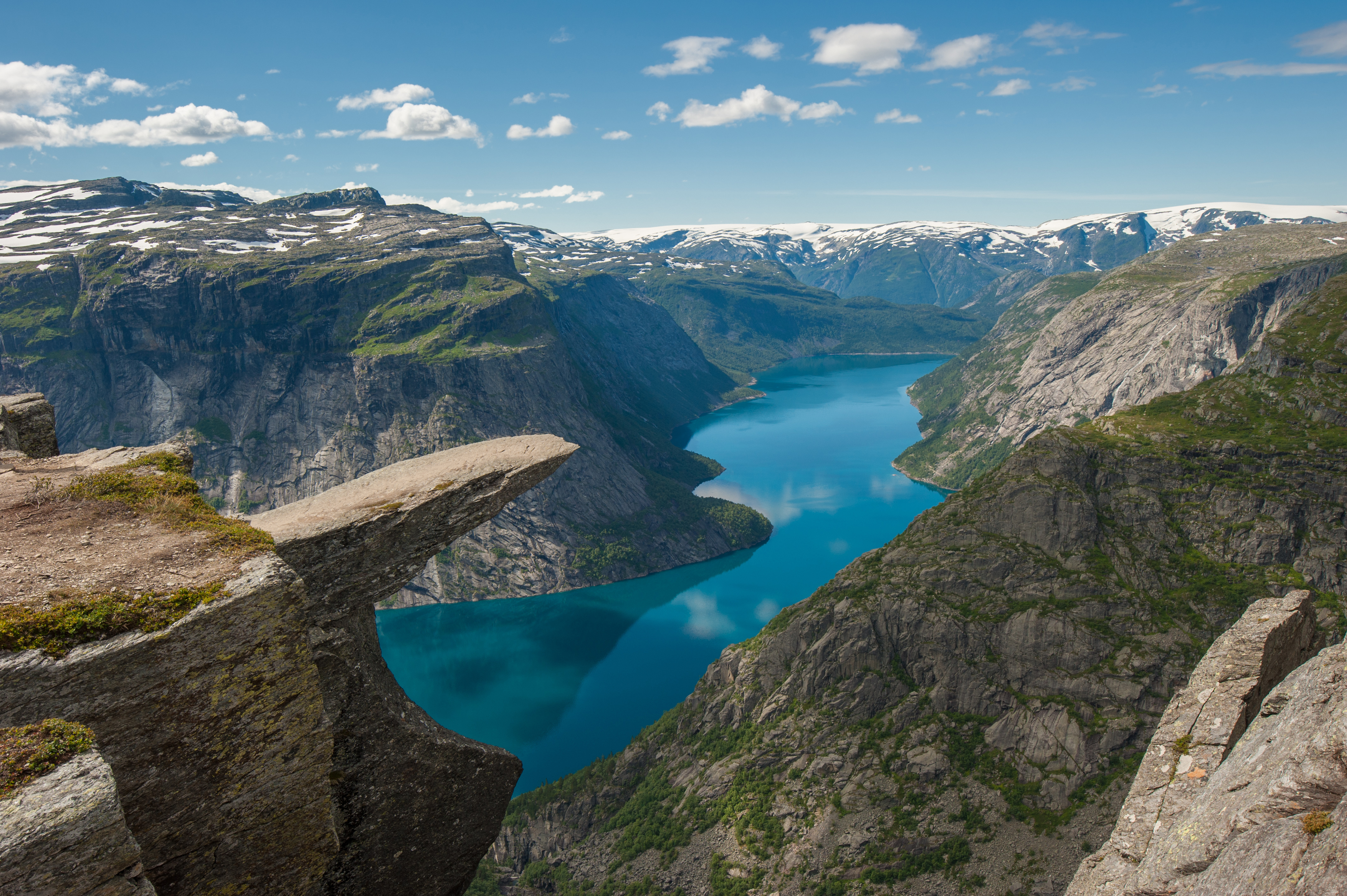 Скала Язык Тролля в Норвегии, ПМЖ которой могут получить иностранцы