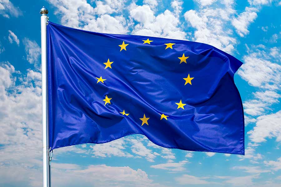 Флаг ЕС, куда могут иммигрировать россияне