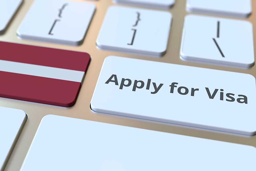 Концепция оформления рабочей визы, необходимой иностранцам для трудоустройства в Латвии