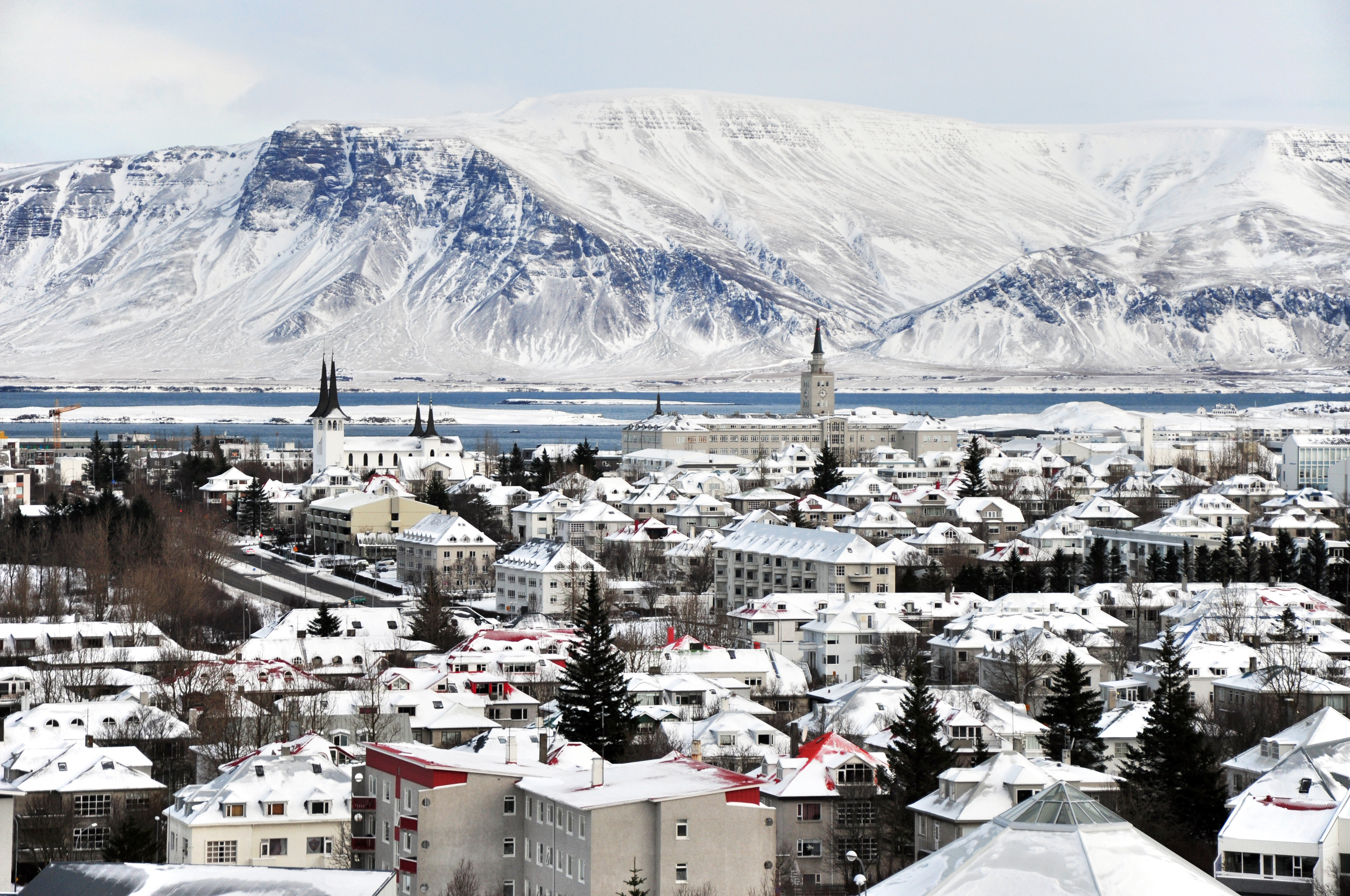 Рейкьявик - исландская столица, куда иностранцы могут переехать по трудоустройству