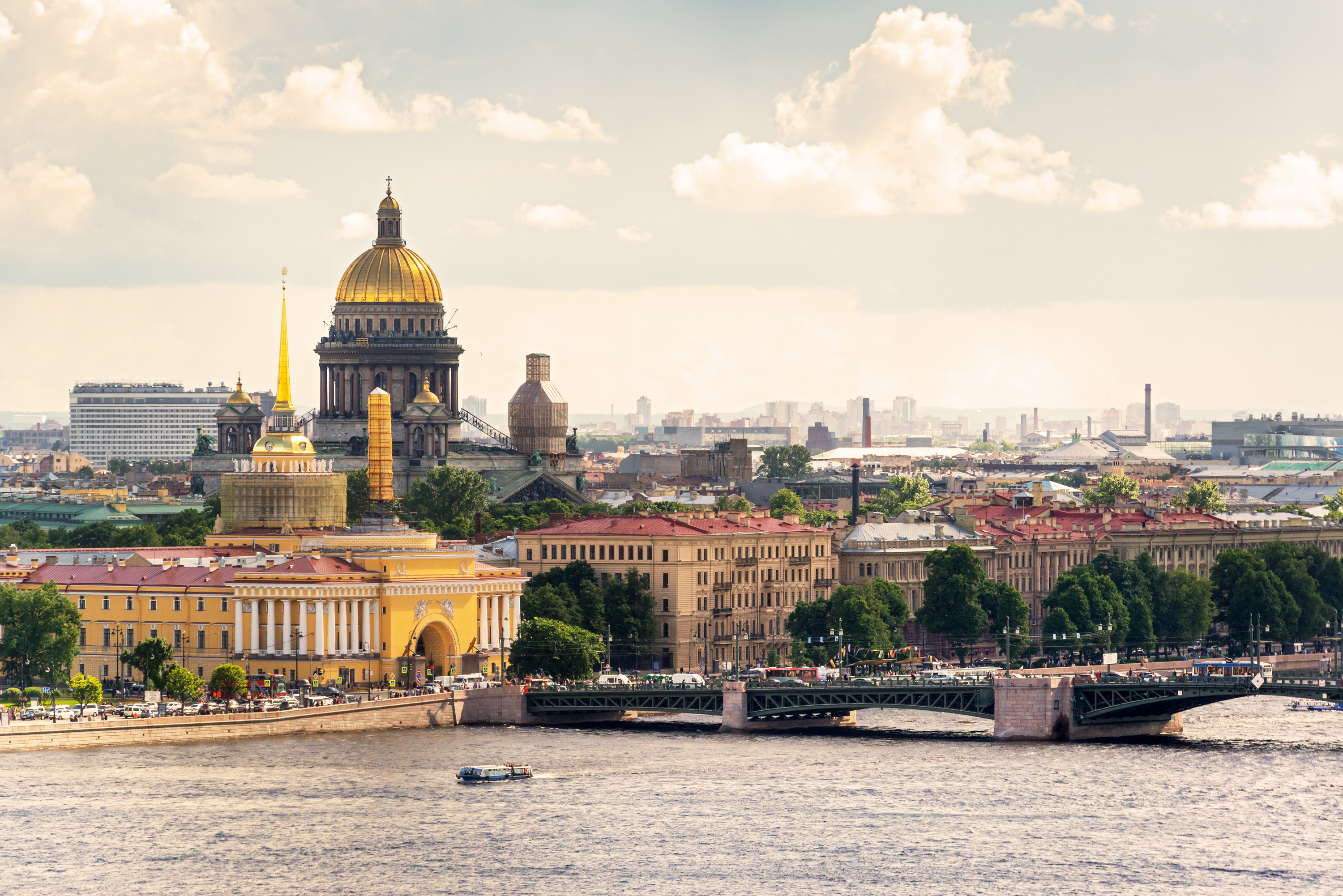 Санкт-Петербург, где зарплаты одни из самых больших в России